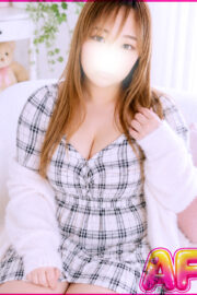 ももあ